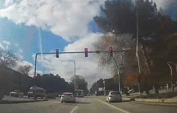 Elazığ'da hatalı şerit değiştirme kaza getirdi