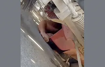 Elazığ'da kamyon altında can pazarı