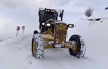 320 köy yolunda çalışmalar sürüyor