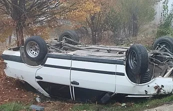 Elazığ'da otomobil takla attı