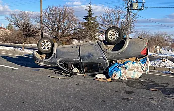 Elazığ'da pikap takla attı
