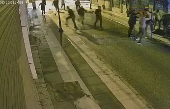 Elazığ'da sokak ortasında darp edildi