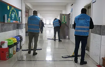 Okullar yükümlülerin çalışmasıyla temizlendi