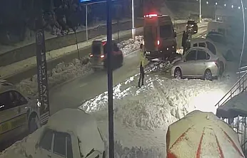 Kaza sonrası kaçan sürücü kamerada!