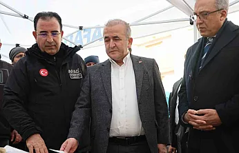 Vali Hatipoğlu, kayıp şahıs hakkında bilgi aldı