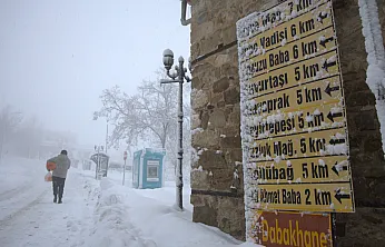 Yoğun kar yağışı Harput'u yuttu