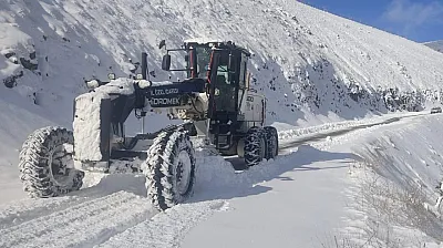 423 köy yolu ulaşıma kapandı
