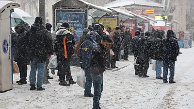 Elazığ'da beklenen kar yağışı başladı