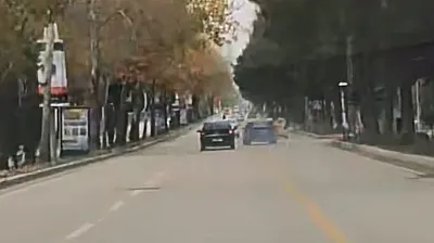 Elazığ'da makas atan sürücü kamerada