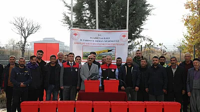 Elazığ'da üreticilere kırkım makinası verildi
