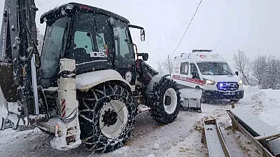 Elazığ'da ambulans mahsur kaldı