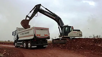 Keban'da yol çalışması sürüyor