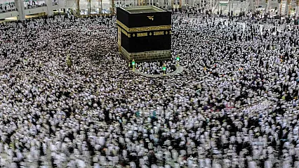 Müslümanlar Kabe'ye akın etti