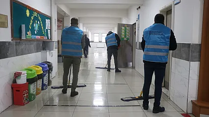 Okullar yükümlülerin çalışmasıyla temizlendi