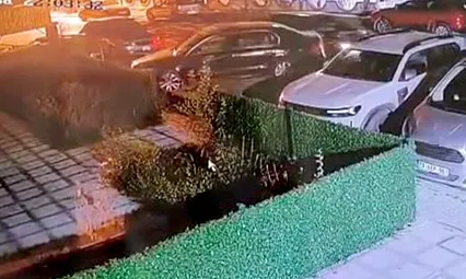 Çarptı, kaçtı! Kamera her şeyi kaydetti