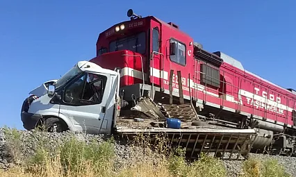 Elazığ'da hemzemin geçitte kaza