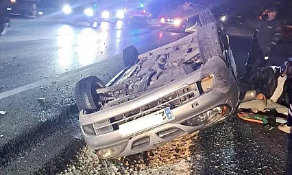 Elazığ'da otomobil takla attı