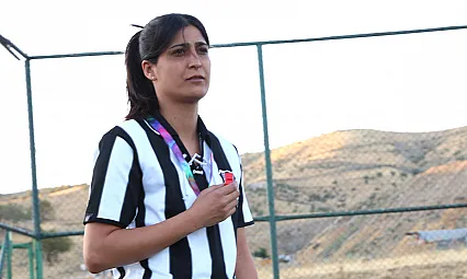 Elazığlı kadın futbolcu halı sahanın yıldızı