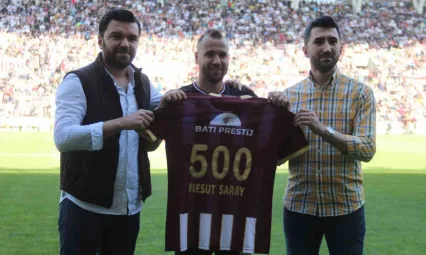 Elazığspor kaptanı Mesut 500. maçına çıktı