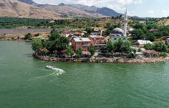 Aşağı İçme köyü doğal güzelliğiyle ilgi görüyor