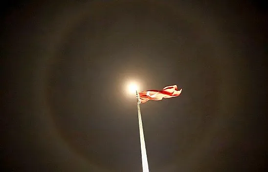 Ay halesi büyüledi