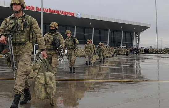 Komandolar dualarla Afrin'e uğurlandı