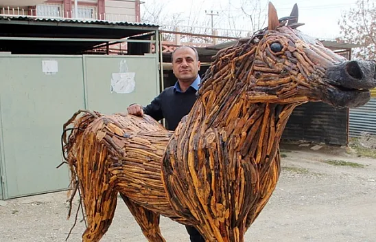 Doğa sevgisi önce sanatçı sonra şair yaptı