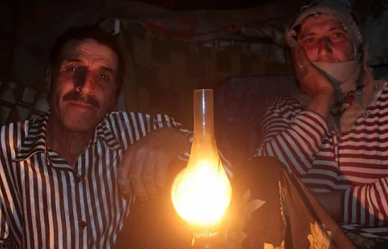 Terk edilen mezranın 'tek kalan' sakinleri