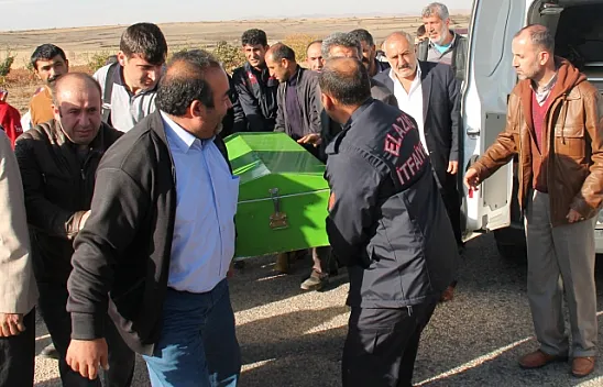 TIR ile otomobil kafa kafaya çarpıştı: 1 ölü, 5 yaralı