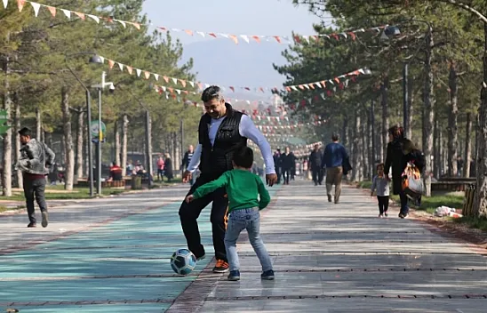 Şehit Polis Fethi Sekin Mesire Alanında bahar keyfi