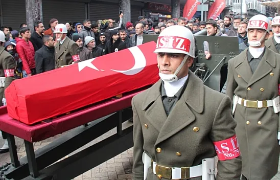 Elazığlı şehit son yolculuğuna bordo beresiyle uğurlandı