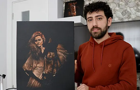 Konuşma güçlüğü yaşayan gencin dünyası resimle değişti