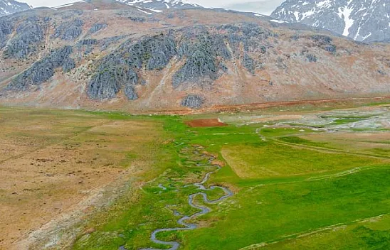 Tunceli'nin Gözeler köyündeki mendereslerde ilkbahar güzelliği