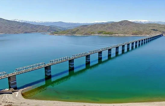 Türkiye'nin en uzun demiryolu köprüsü Elazığ'da