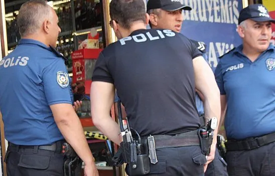 10 yaşındaki çocuk, silahla oynarken kendini vurdu