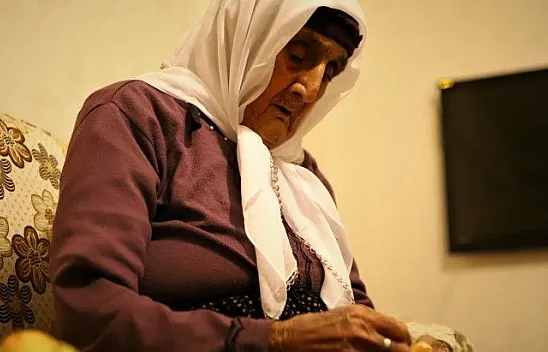 102 yaşındaki Şahide nine koronavirüsü yendi