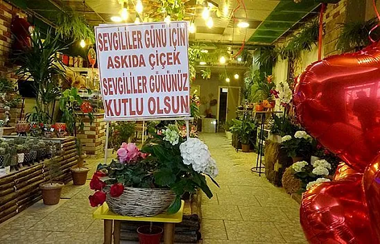 14 Şubat Sevgililer Günü'ne özel 'Askıda Çiçek' kampanyası