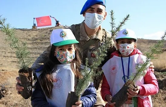 15 bin fidan toprakla buluştu