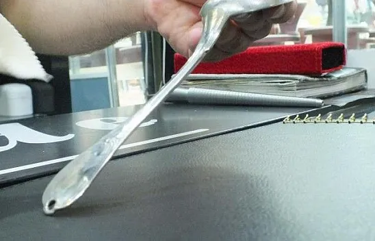 160 yıllık gümüş kaşığı yanına almadan hiçbir yere gitmiyor