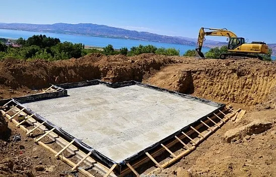 18 köyde deprem konutları yapılmaya başlandı