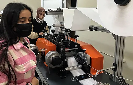 2 yılda 2 milyon maske üreterek 400 bin lira ciro elde ettiler