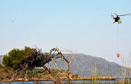 20 helikopter, 14 uçak ile müdahale ediliyor