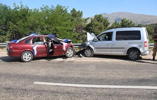 Elazığ-Diyarbakır yolunda kaza! Çok sayıda yaralı var