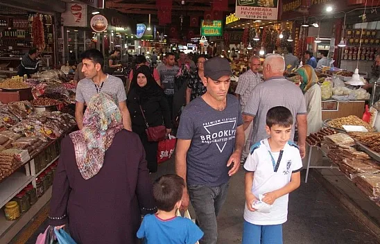 Kapalı ve Bakırcılar Çarşısında bayram bereketi