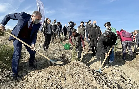 23 bin fidan toprakla buluştu