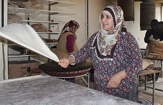 3 çocuk annesi yöresel ekmek üretimiyle, 5 kişiye istihdam sağladı