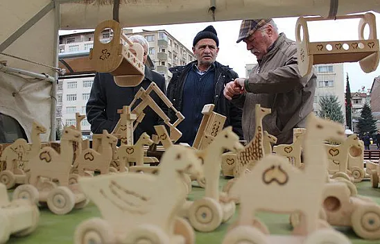 Ahşap oyuncaklar terapisi oldu