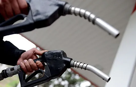 Akaryakıt zammı iptal edildi