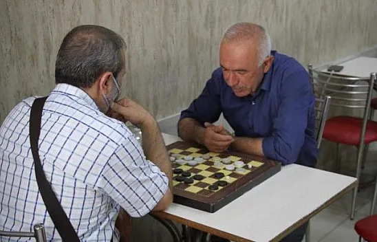 Aşı olmayan kahveye gidemez