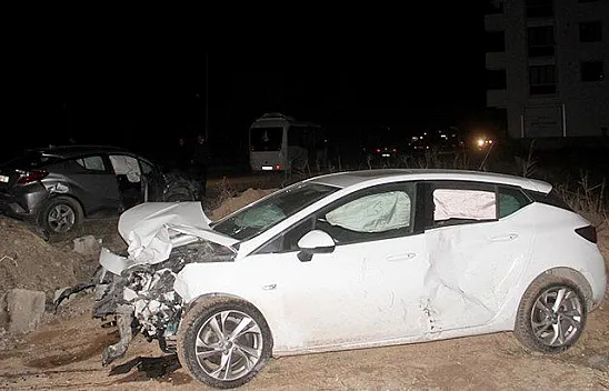 Ataşehir'de kaza! Yaralılar var